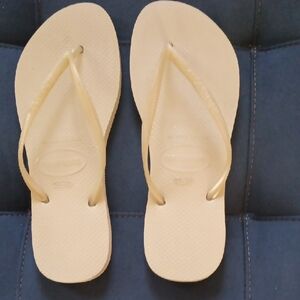 Havaianas Cream (Off-White)Flip Flops Size 39-40. VGC